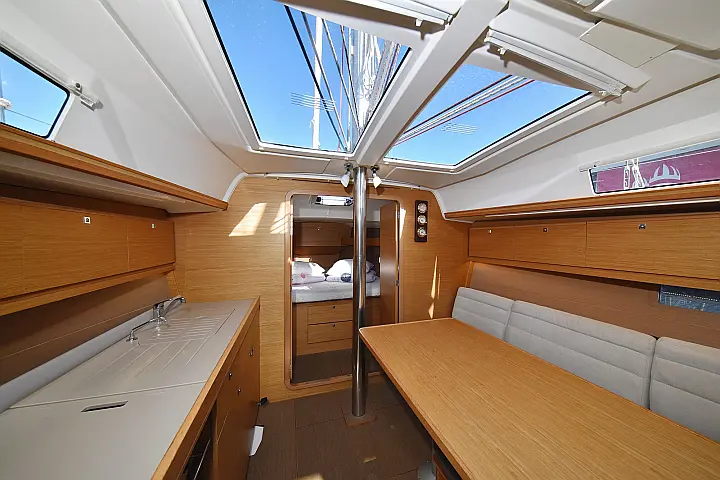Dufour 382 - 