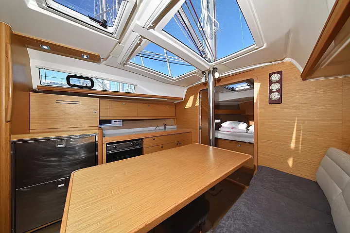 Dufour 382 - 