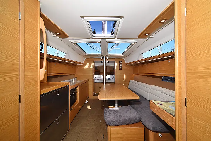 Dufour 382 - 
