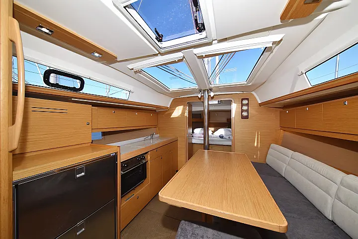 Dufour 382 - 
