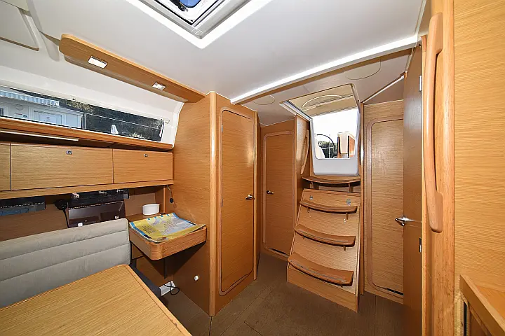Dufour 382 - 