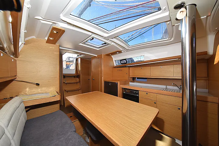 Dufour 382 - 