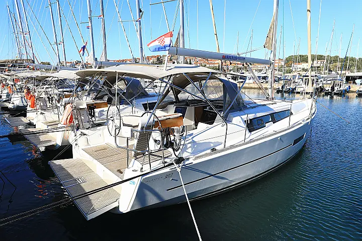 Dufour 382 - 