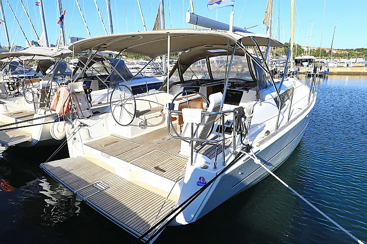 Dufour 382 - 