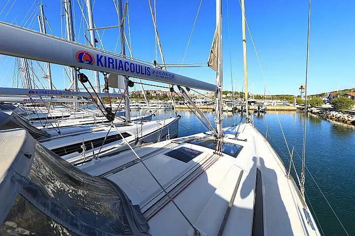 Dufour 382 - 