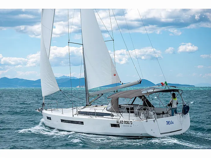 Sun Odyssey 490 - External image