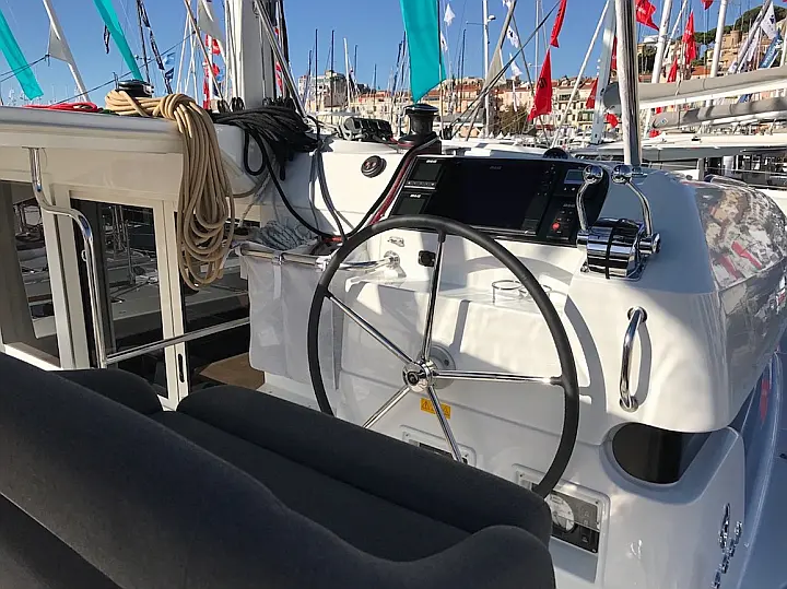 Lagoon 40 (3 cab) - 