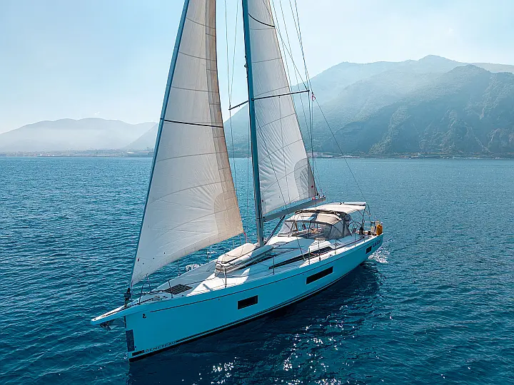 Oceanis 51.1 - External image