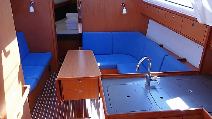 Bavaria Cruiser 37 - 
