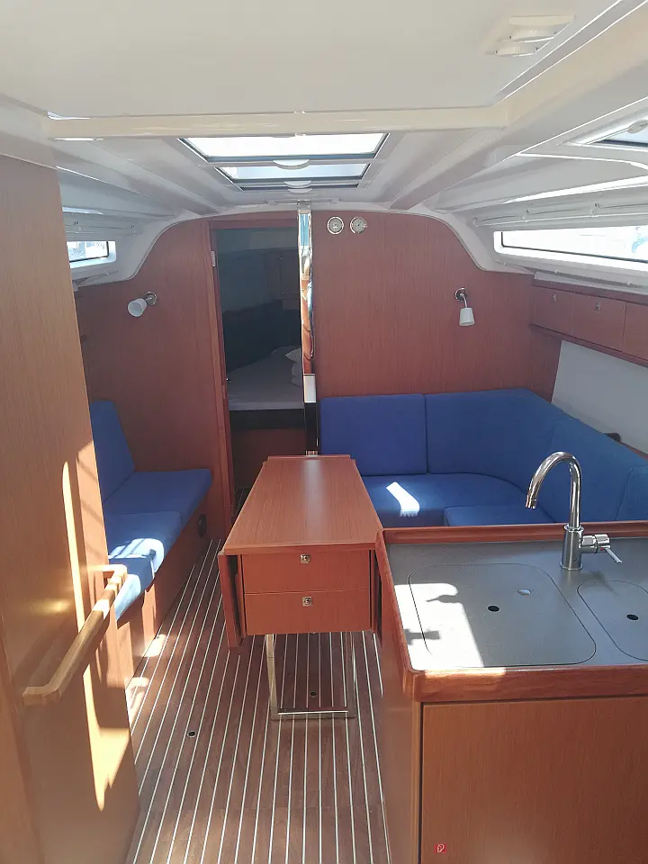 Bavaria Cruiser 37 - 