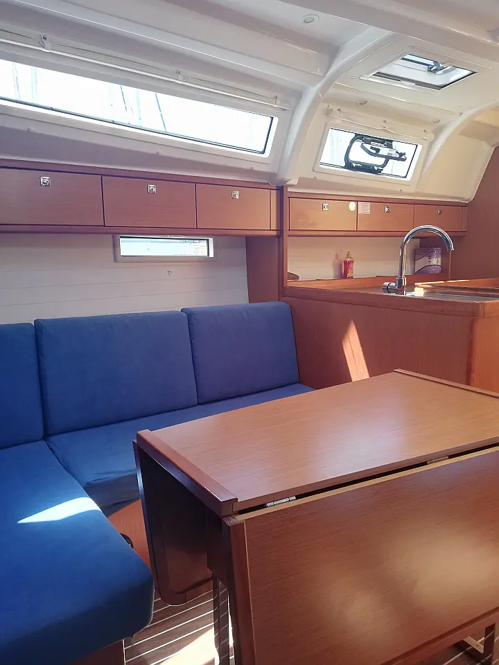 Bavaria Cruiser 37 - 