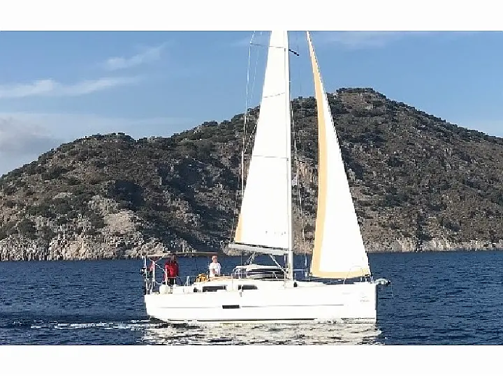 Dufour 350 GL - External image