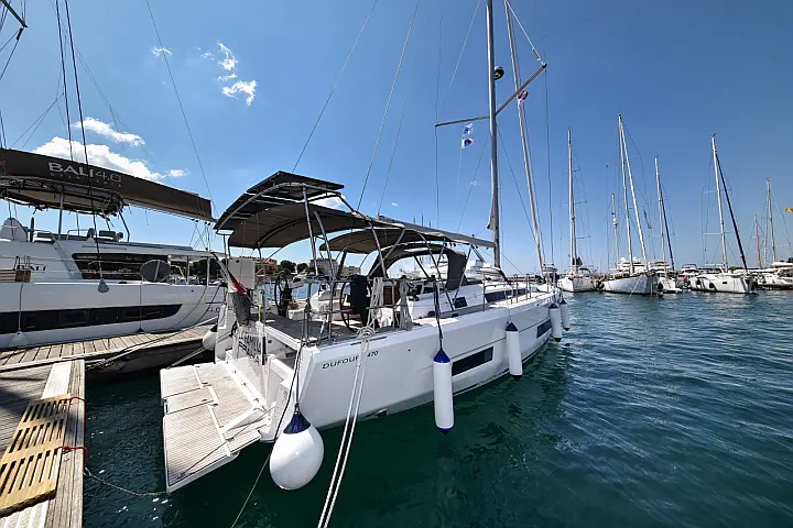 Dufour 470 - 