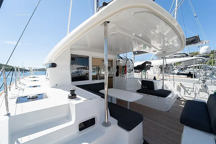 Lagoon 40 Owner Version - 