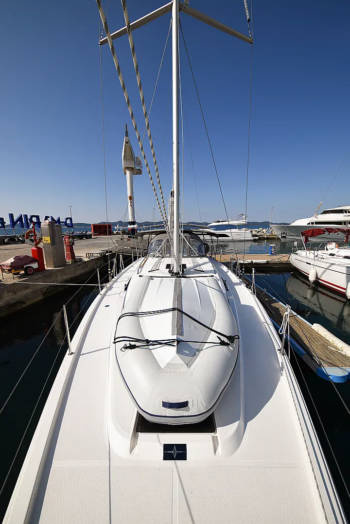 Bavaria C42 - 