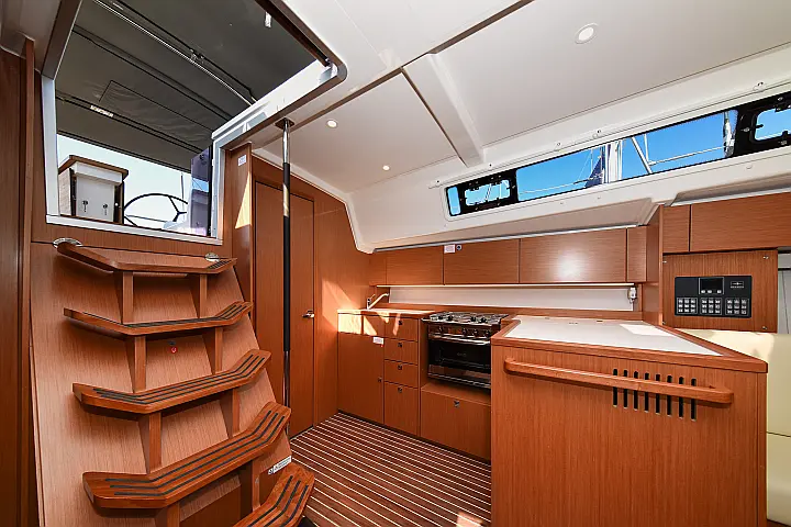 Bavaria C42 - 