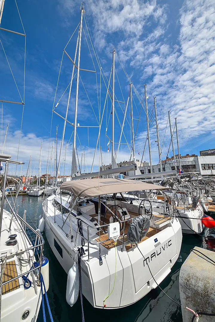 Bavaria C42 - 