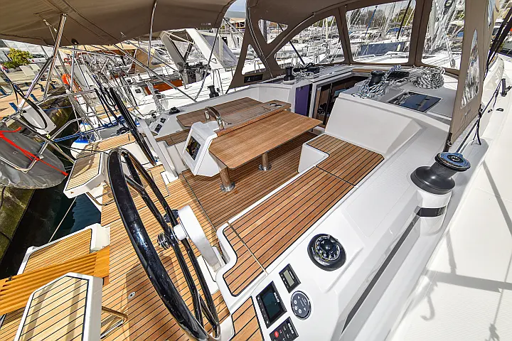 Bavaria C42 - 