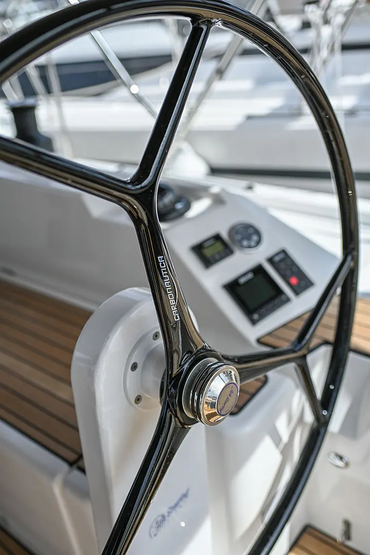 Bavaria C42 - 