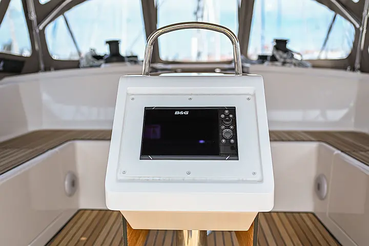 Bavaria C42 - 