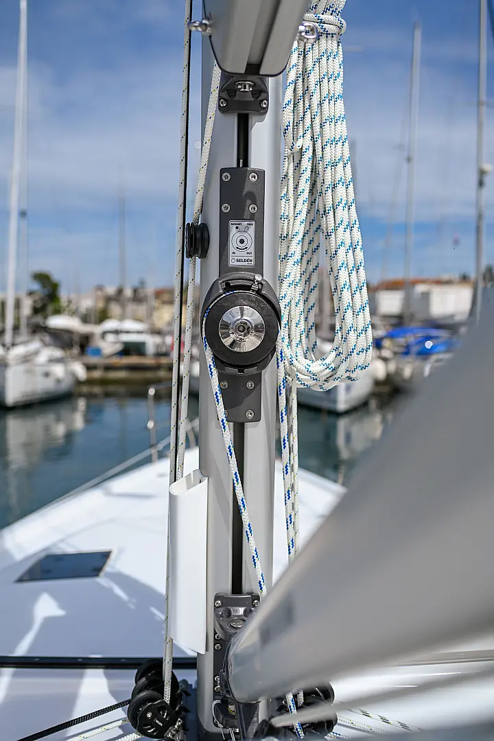 Bavaria C42 - 