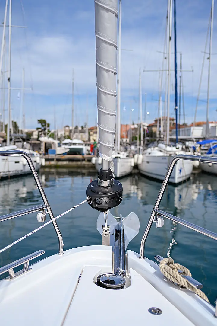 Bavaria C42 - 