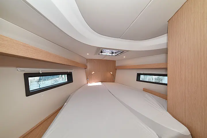 Bavaria C42 - 
