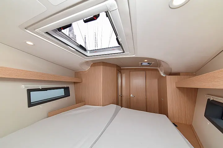 Bavaria C42 - 