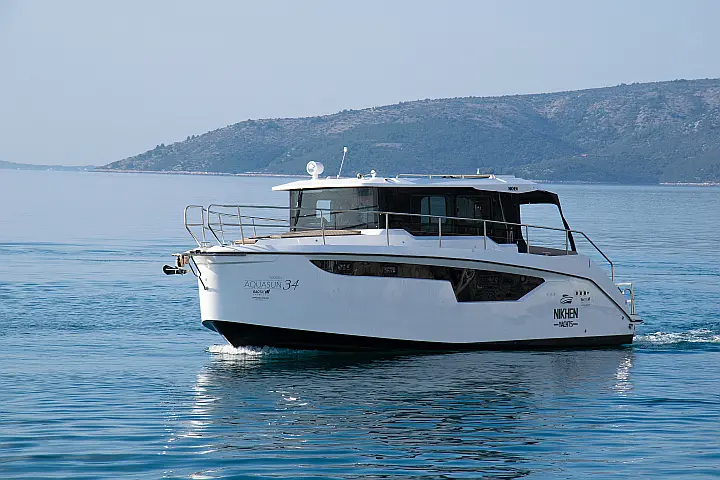 Nikhen Aquasun 34 Sedan - 