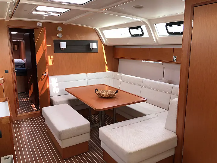 Bavaria Cruiser 51 - 