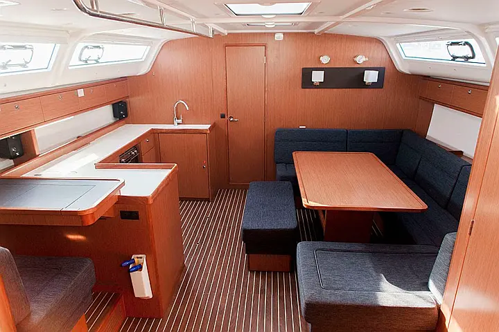 Bavaria Cruiser 51 - 