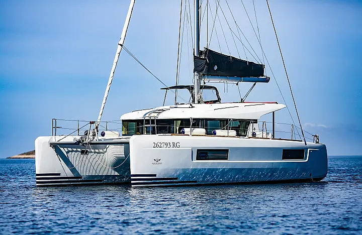 Lagoon 40 - External image