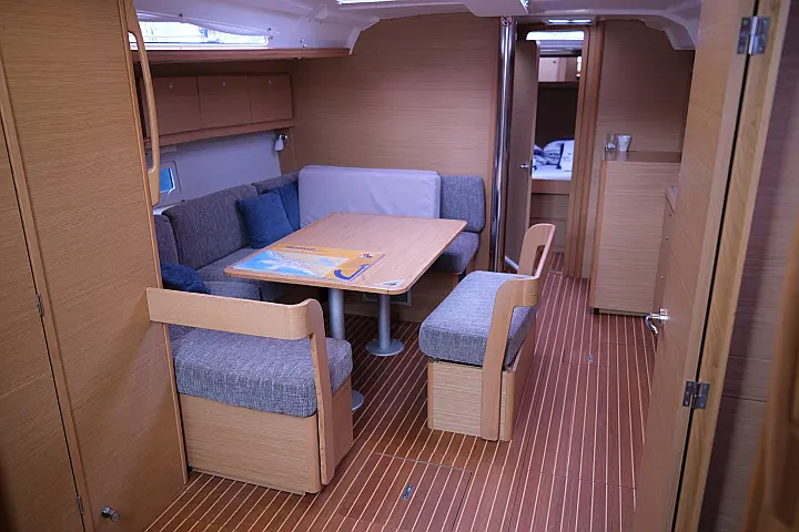 Dufour 430 - 