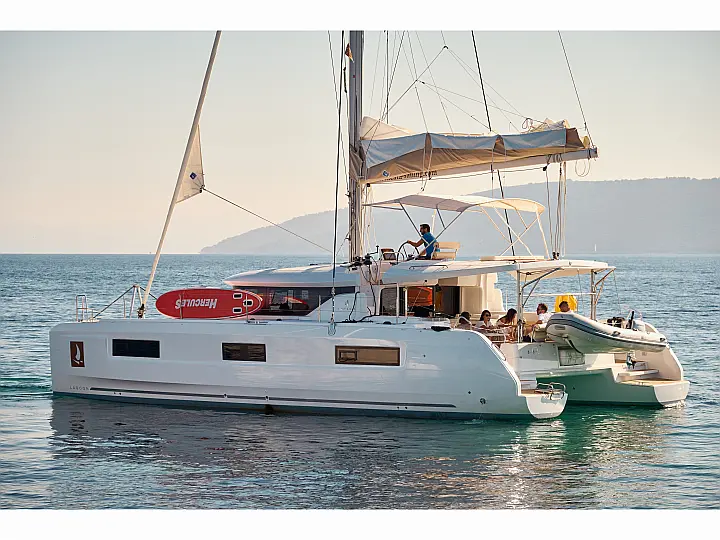 Lagoon 46 - External image