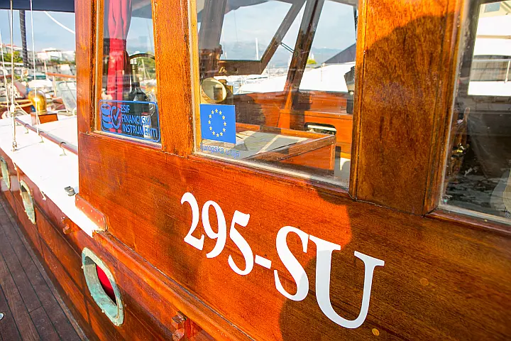 Classsic dalmatian boat - 