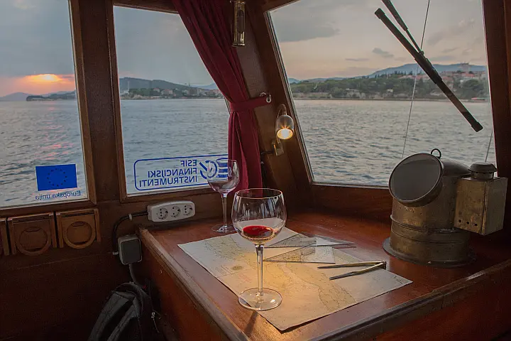 Classsic dalmatian boat - 