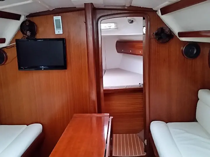 Bavaria 36 (Owner's version) - Saloon