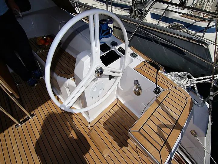 ELAN 40 Impression BT - Exterior image
