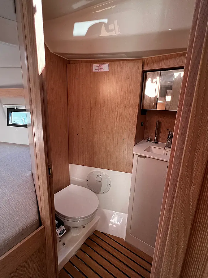 Bavaria C38 (2 heads) - 