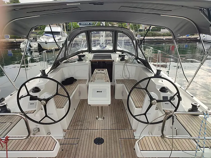 Bavaria C38 (2 heads) - 