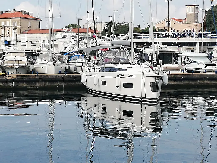 Bavaria C38 (2 heads) - 
