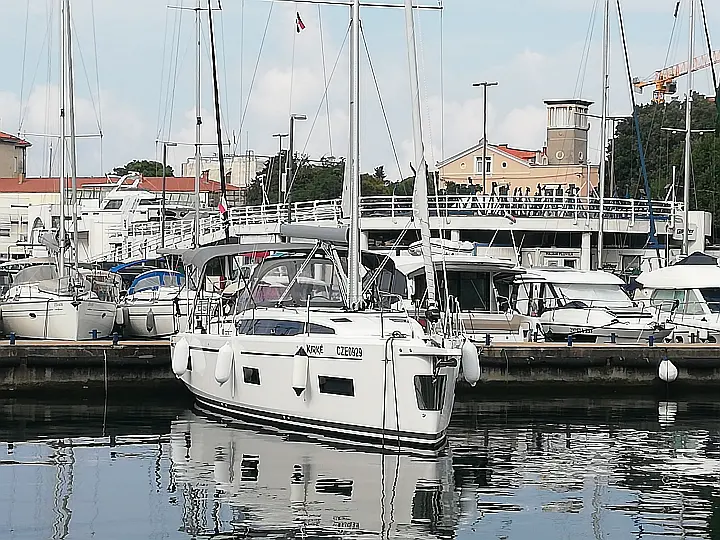 Bavaria C38 (2 heads) - 