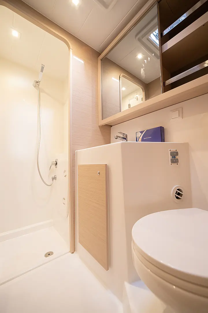 Lagoon 42 - 