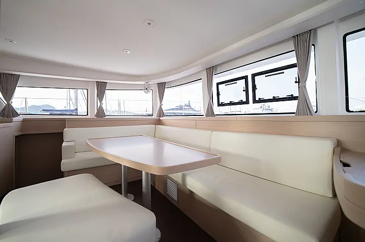 Lagoon 42 - 