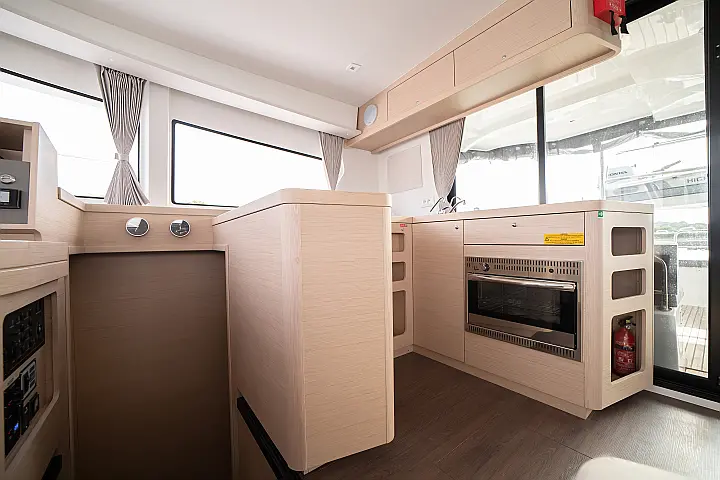 Lagoon 42 - 