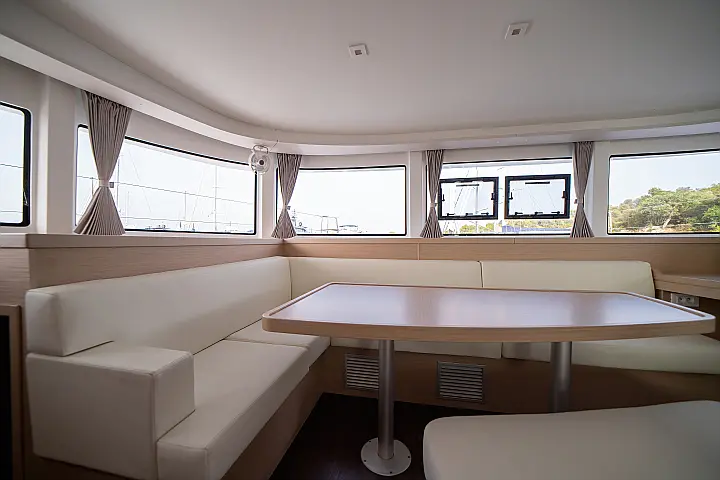 Lagoon 42 - 