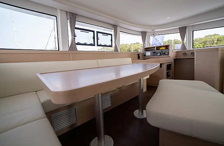 Lagoon 42 - 