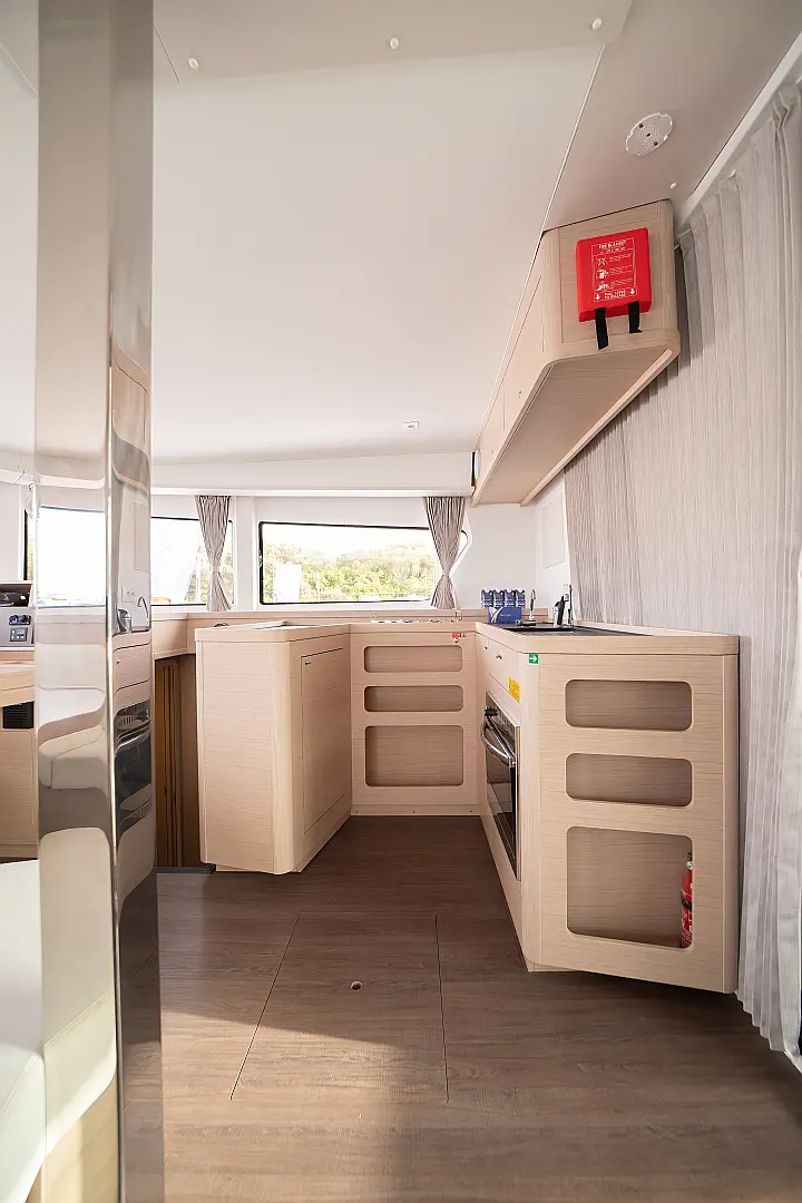 Lagoon 42 - 
