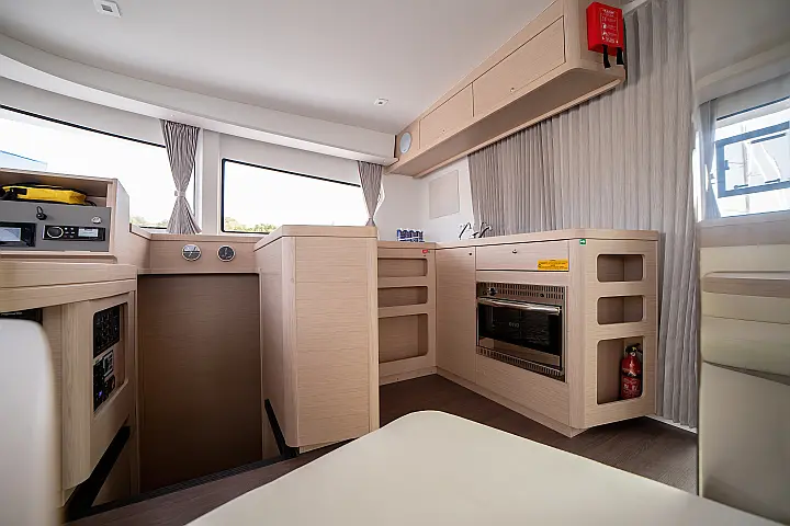 Lagoon 42 - 