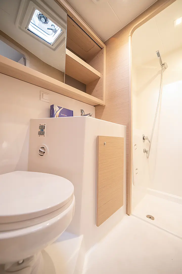 Lagoon 42 - 